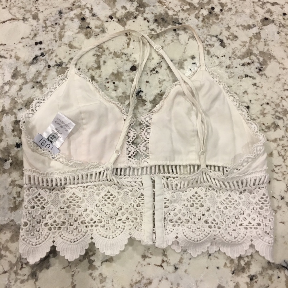 Stitched Crop Top - Picture 2 of 3